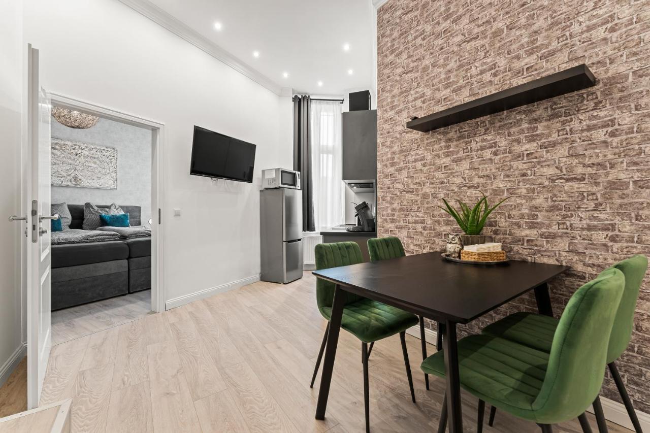 The Mierendorf Hinterhaus, 2 Bed Up To 4 People Appartamento Berlino
