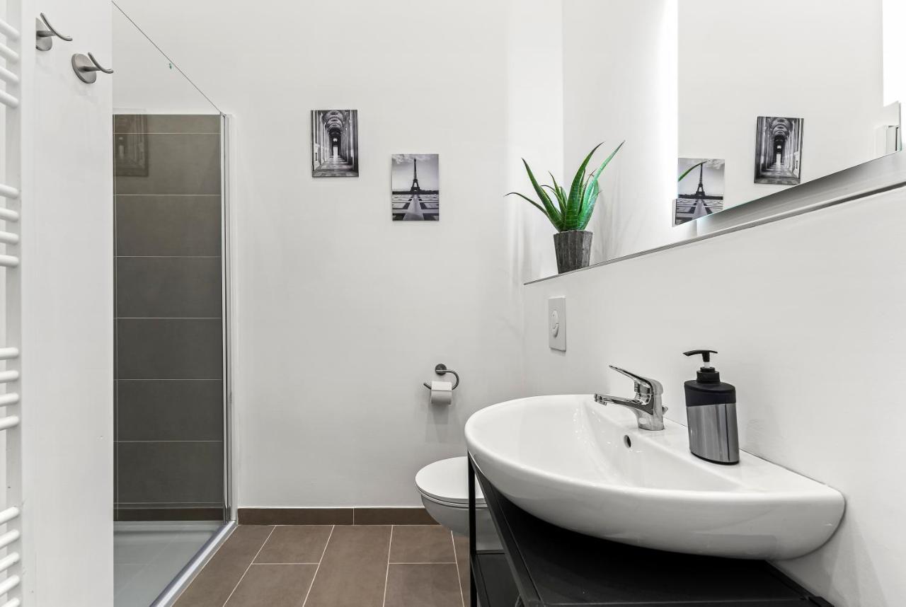The Mierendorf Hinterhaus, 2 Bed Up To 4 People Appartamento Berlino